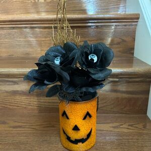 Halloween Jack-o-Latern container /Planter NWT with scary faux black florals